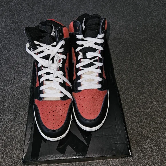 Sneakers - Picture 3 of 4